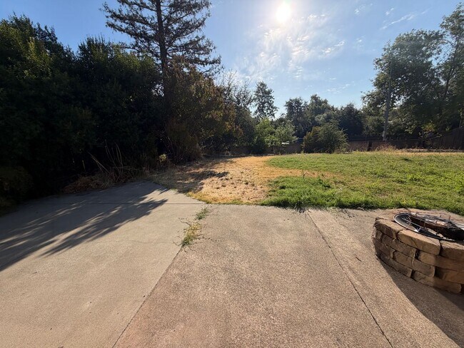 Building Photo - 7724 Woodchuck Way