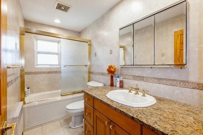 Building Photo - 50 Edgewood Dr