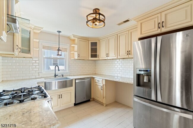 Building Photo - 105 Berkeley Ave