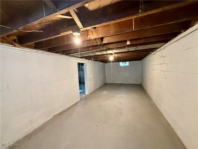 Building Photo - 1288 Hartford Ave