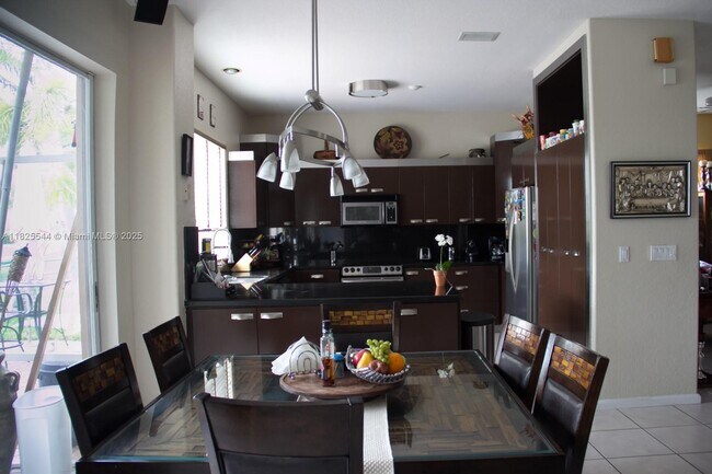 Building Photo - 122 SW 164th Terrace