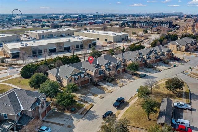 Building Photo - 5852 Clearwater Dr