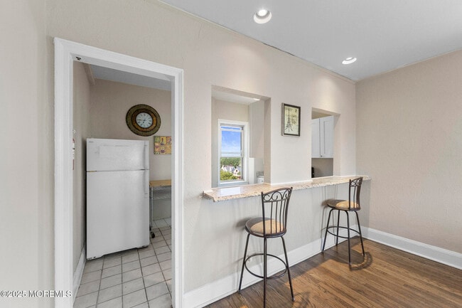 Building Photo - 400 Deal Lake Dr