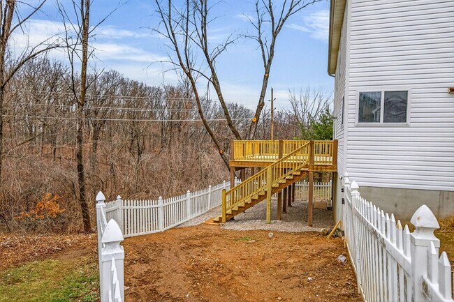 Building Photo - NEWLY RENOVATED HOME