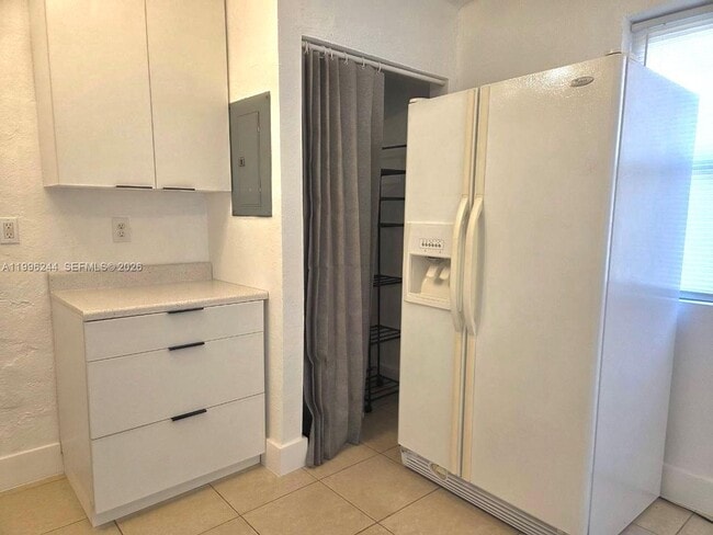 Building Photo - 34 SW 6th Ave