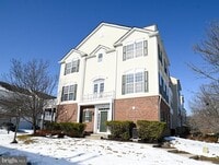 Building Photo - 1910 Cavalier Ln