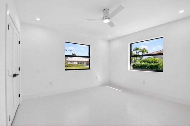 Building Photo - 1410 Beta Ct N