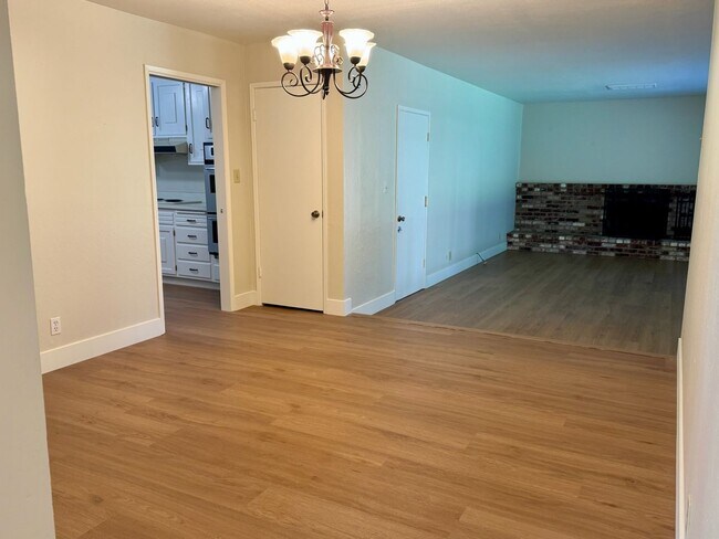 Building Photo - Charming Single-Story Home 4 bed 2 bath in Pleasanton’s Desirable Birdland Neighborhood