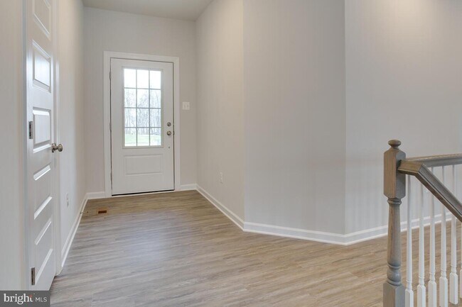 Building Photo - 6308 Savannah Dr