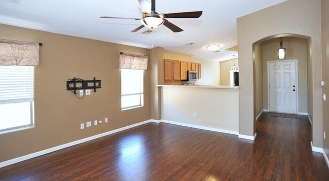 Building Photo - Charming home is San Lucas