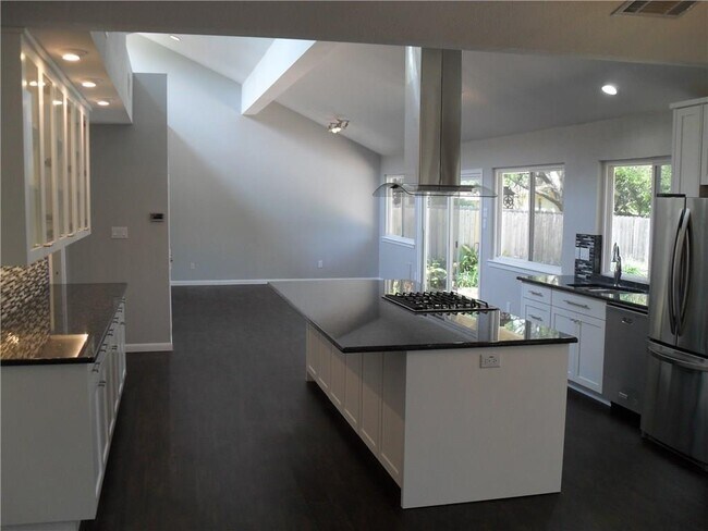 Building Photo - 4804 Greystone Dr
