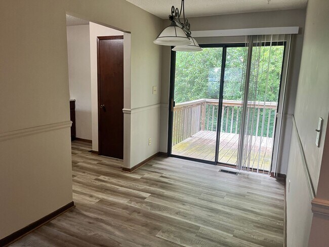 Building Photo - 2 Bedroom Maryville Perfect Location