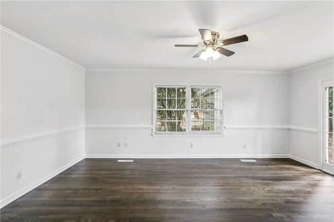 Building Photo - 2581 Sharondale Dr NE