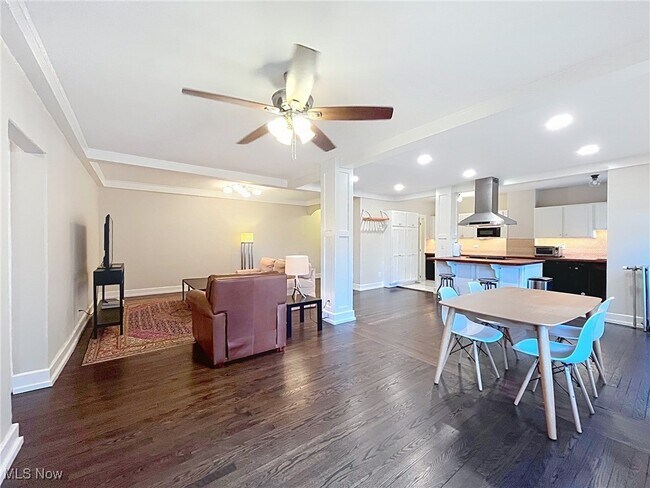 Building Photo - 2330 Euclid Heights Blvd