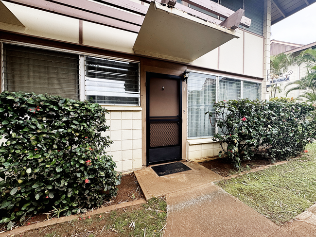 Building Photo - Furnished Waialae Townhouse near Kahala Ma...