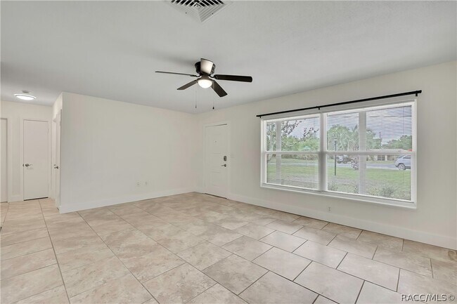 Building Photo - 1019 E Turner Camp Rd