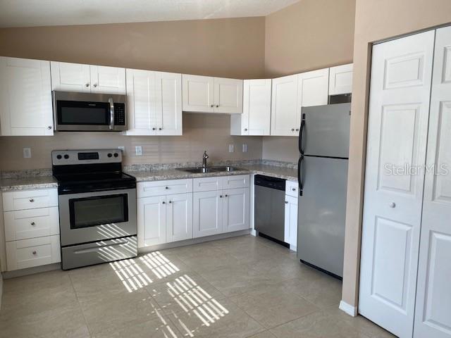 Building Photo - 2780 Cypress Dr