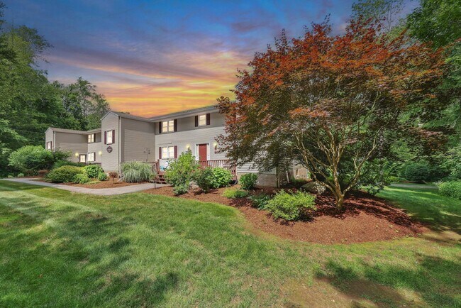 Building Photo - One bedroom apartment for rent in Andover Connecticut!