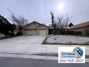 Building Photo - Beautiful 3 Bedroom, 2 Bathroom Home with Versatile Living Spaces