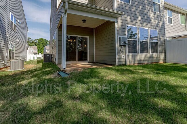 Building Photo - 324 Nantallah Trail