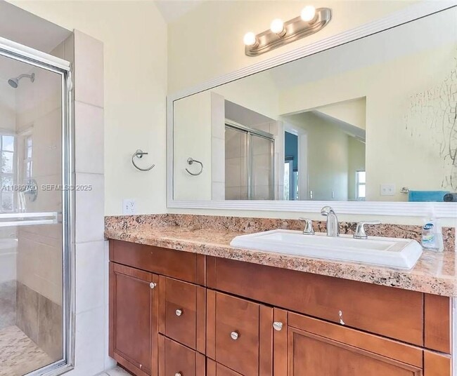 Building Photo - 202 W Canal Dr