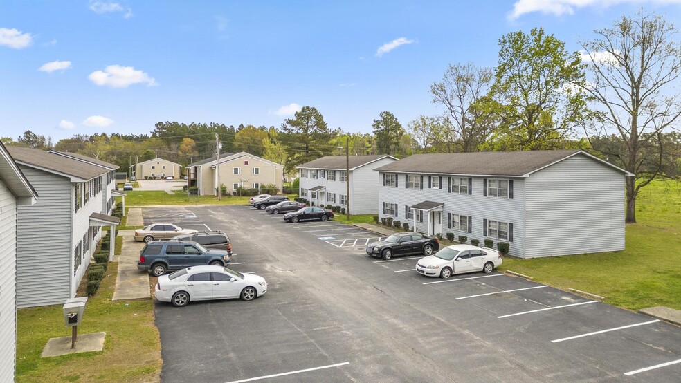 Building Photo - Garden Apartments