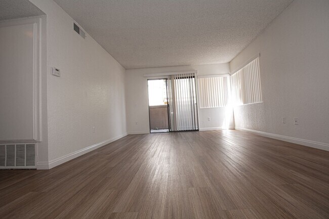 Building Photo - 22840 Hilton Head Dr
