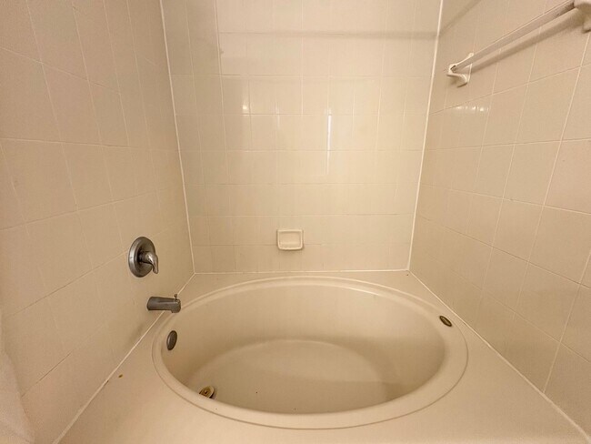 Building Photo - Fantastic Lake Nona area 4 BR 2 BA home in...