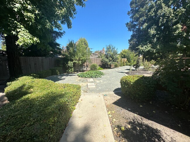 Building Photo - 2601 Bardolino Ln