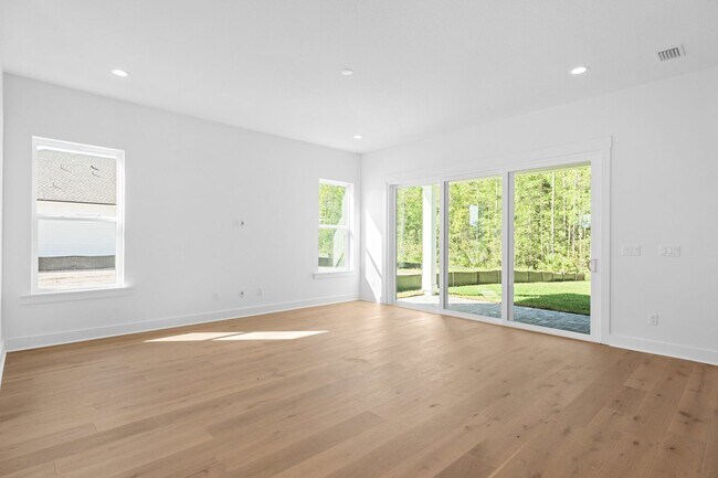 Building Photo - Preserve Views!