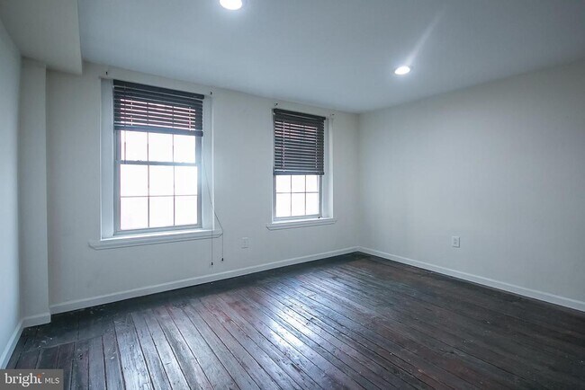 Building Photo - 229 Market St