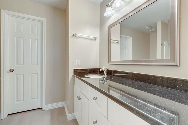 Building Photo - 17010 Grampin Dr