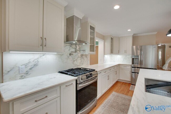 Building Photo - 211 Wingate Ave SW