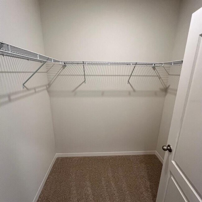 Building Photo - 446 Baroness Way