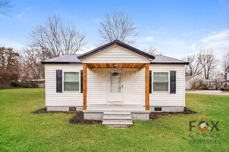 Building Photo - 502 Hickory Ave