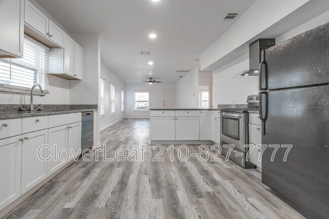 Building Photo - 112 W Hermine Blvd