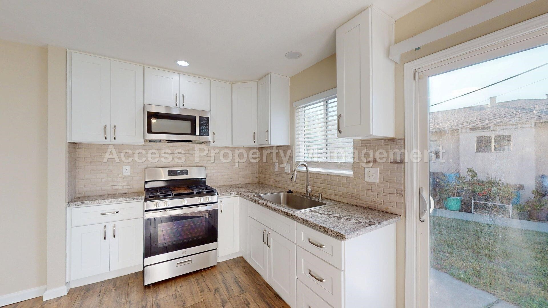 Building Photo - 1601 Carver Rd