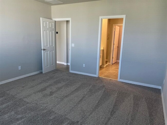 Building Photo - 5295 Meredrew Ln