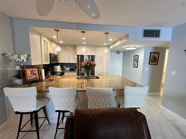 Building Photo - 3540 S Ocean Blvd