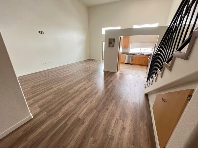 Building Photo - 11312 Huston St