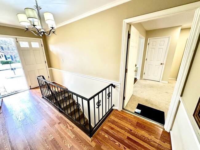 Building Photo - 2948a Candlelight Way