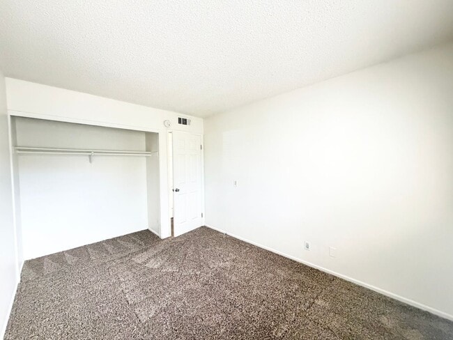 Building Photo - AVAILABLE NOW!! 2 Bedroom 2 Bathroom Condo in Rancho Mirage!