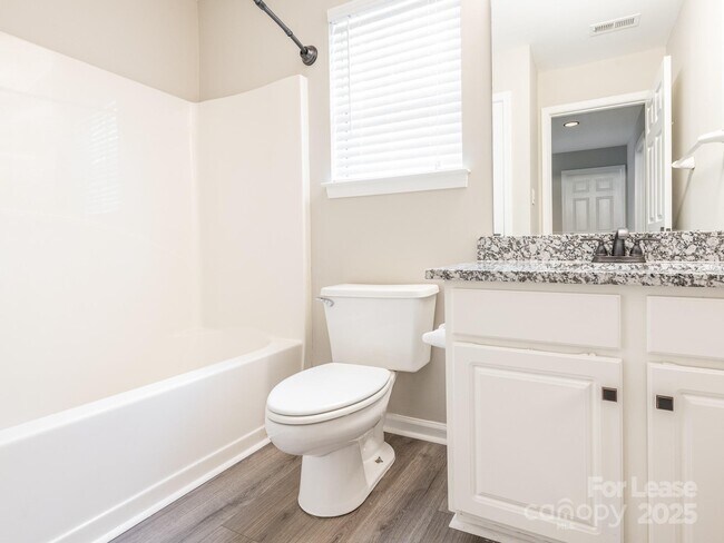Building Photo - 6211 Rosebriar Ln