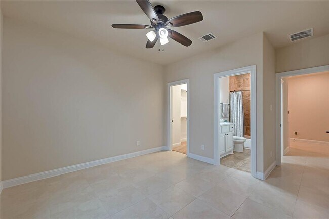 Building Photo - 17519 Galloway Forest Dr