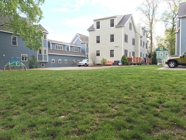 Building Photo - 78 Durnell Ave