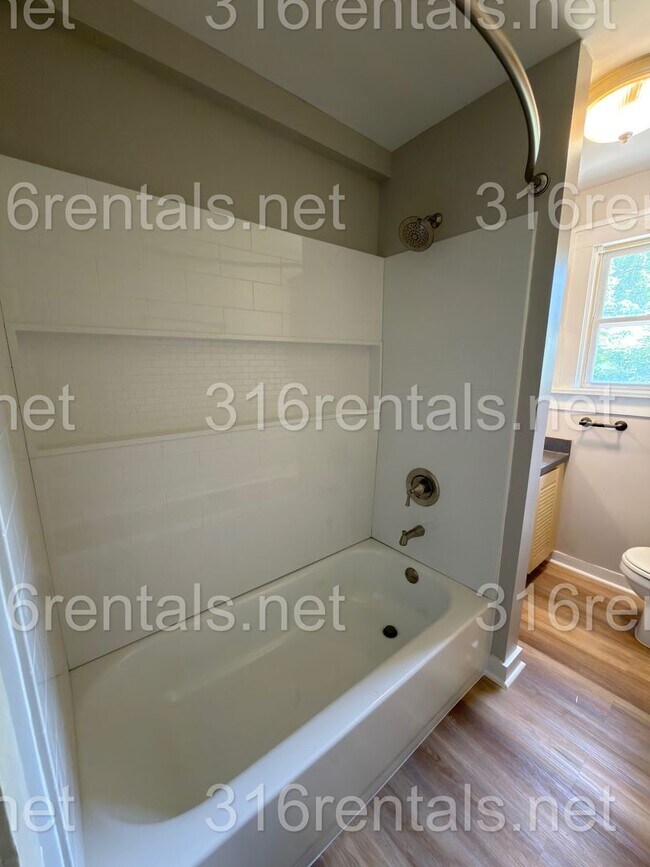 Building Photo - Two bed one bath available NOW!
