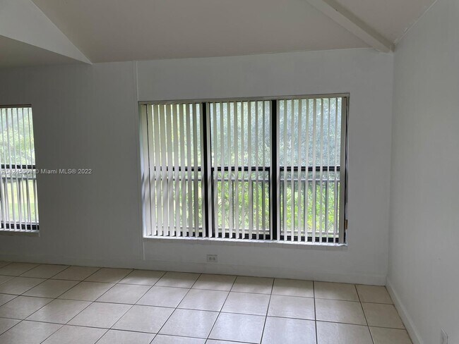 Building Photo - 3936 NW 87th Ave