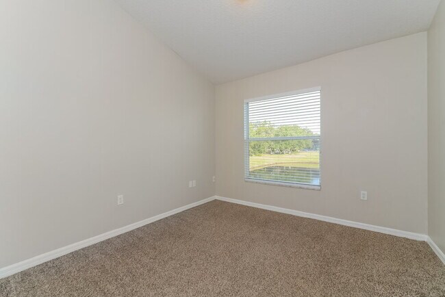 Building Photo - 137 Thornbury Dr