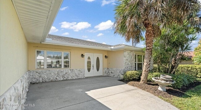 Building Photo - 335 Arrowhead Ln