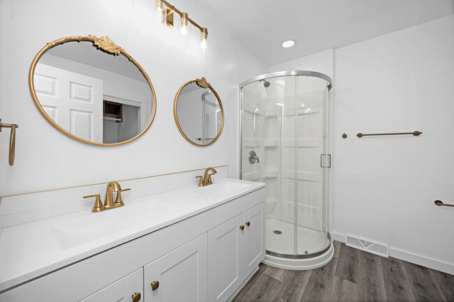 Building Photo - 2001 New Glendale Rd